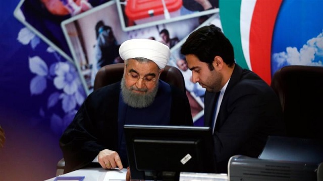 انتخابات همهپرسیای درباره برجام/نیویورکتایمز: مردم بار دیگر به روحانی رای خواهند داد انتخابات همهپرسیای درباره برجام/نیویورکتایمز: مردم بار دیگر به روحانی رای خواهند داد