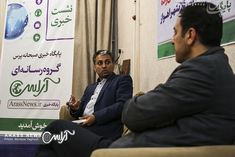 گزارش تصویری / نشست خبری اسکندر لطفعلی زاده عضو شورای اسلامی کلانشهر اهواز در تحریریه آراس
