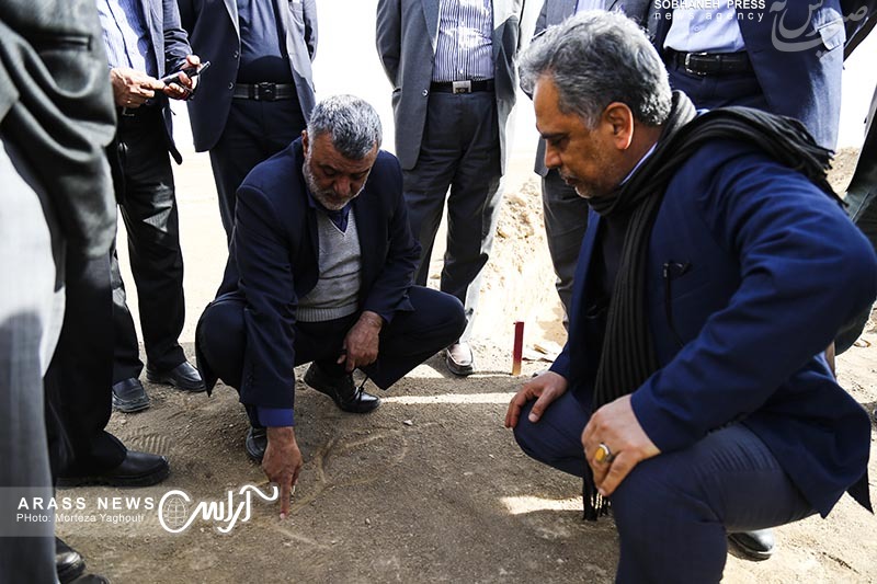 گزارش تصویری / بازدید وزیر جهاد کشاورزی از روند احیای تالاب منصوره و کانال آبرسانی به کانون های ریزگرد
