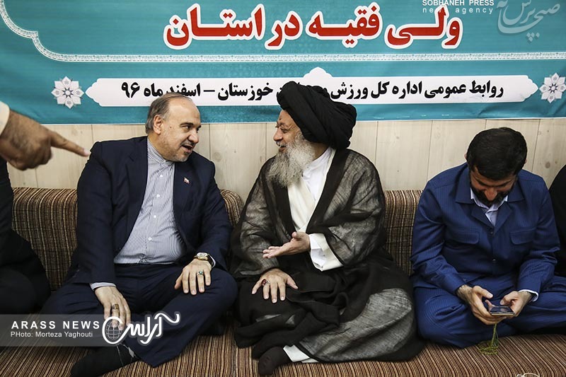 گزارش تصویری : ادای احترام وزیر ورزش و جوانان و روسای فدراسیون های ورزشی به مقام شامخ شهدای مظلوم هویزه و دیدار با نماینده ولی فقیه در استان
