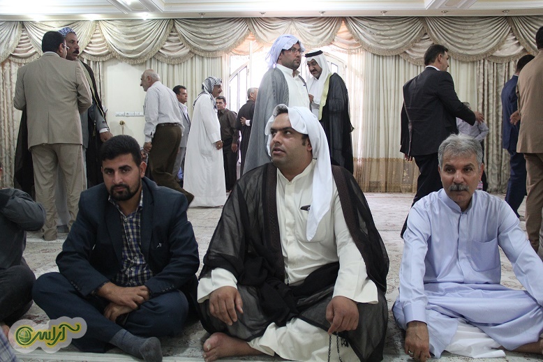 گزارش تصویری/ تجدید پیمان جمعی از سران و شیوخ عرب با دکتر کهرام رییس ستاد دکتر روحانی و حجت الاسلام فیاضی رییس شورای راهبردی ستاد انتخاباتی دکتر روحانی در خوزستان