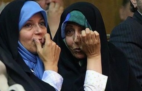 مزاحمت‌هایی که نصیب آیت الله هاشمی می شد الان نصیب ما شده/پنج نفر از اعضای خانواده ما مممنوع الخروج هستند/فکر می کنند اسناد سری داریم که می خواهیم منتشر کنیم/حجاب را به صورت سنتی و بدون هیچ تحقیقی انتخاب کردم/ازدواج موقت همان دوست دختر پسری است