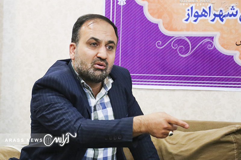 نشست خبری مهندس محمد هادی قنوات عضو کمیسیون عمران شورای اسلامی کلانشهر اهواز در تحریریه آراس
