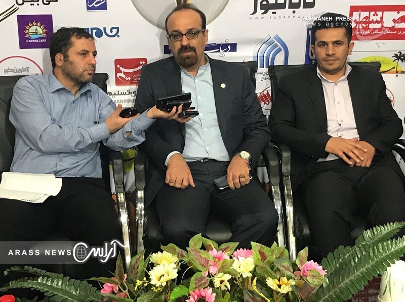 انعقاد دو قراداد مهم با شرکت های بزرگ نفتی /چالش اصلی شرکت های دانش بنیان ،اقتصاد دولتی استان خوزستان است /صنعت در ایران دانش بنیان نیست/ رتبه ششم استان خوزستان در تعداد شرکت های دانش بنیان انعقاد دو قراداد مهم با شرکت های بزرگ نفتی /چالش اصلی شرکت های دانش بنیان ،اقتصاد دولتی استان خوزستان است /صنعت در ایران دانش بنیان نیست/ رتبه ششم استان خوزستان در تعداد شرکت های دانش بنیان