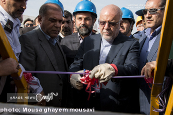 بازدید زنگنه وزیر نفت از واحد صنعتی جهاد دانشگاهی خوزستان در شهرک صنعتی 3 اهواز و امضای قرارداد B.O.O