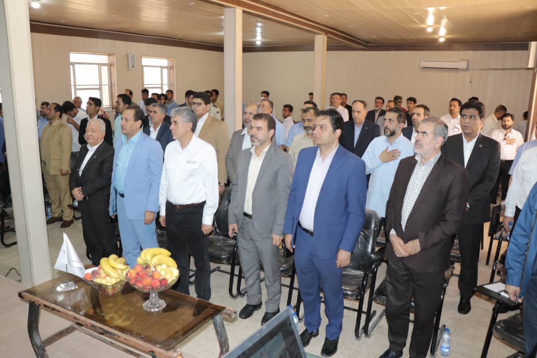 آئين كلنگ زنى مدرسه ٩ كلاسه شهيد علم الهدى در شهر الوان شوش برگزار شد