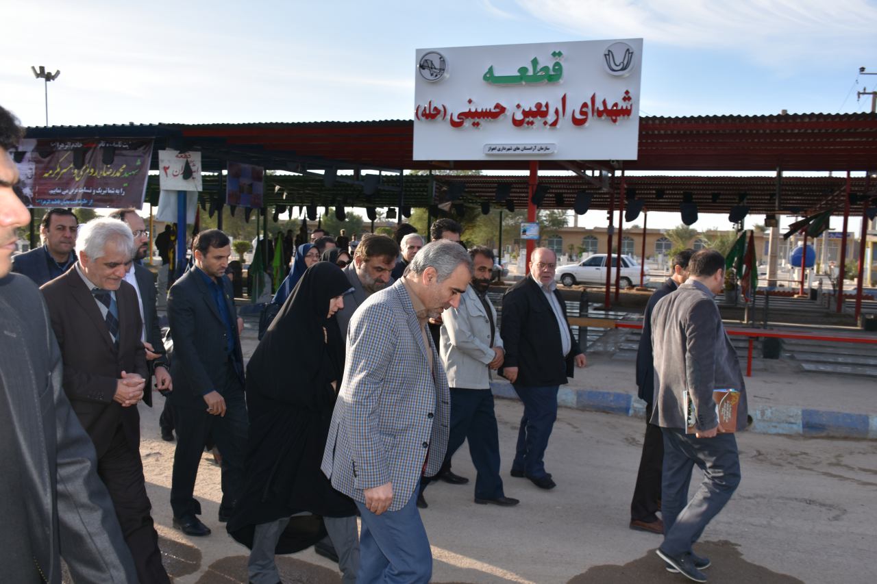 حضور سرکار خانم دکتر احمدپوری معاون رییس جمهور و رییس سازمان میراث فرهنگی؛گردشگری و صنایع دستی کشور در گلزار شهدای اهواز