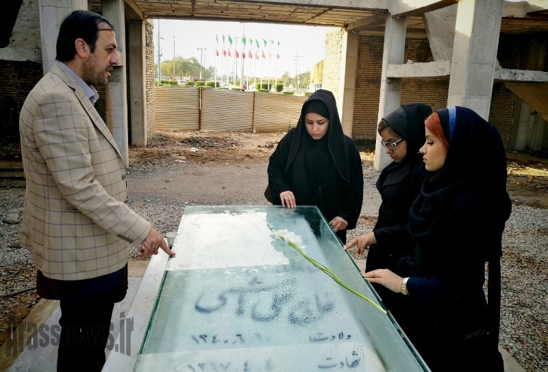 تصاویر/ ادای احترام گروه رسانه ای آراس به شهدای حله و مدافعان حرم و سرداران شهید خوزستان