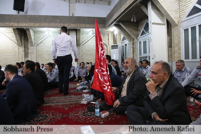 تصاویر / مراسم گرامیداشت شهدای آتشنشانان حادثه پلاسکو در مسجد ارشاد اهواز