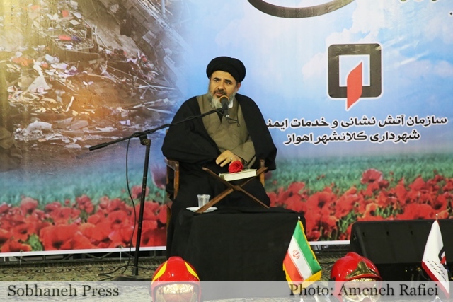 تصاویر / مراسم گرامیداشت شهدای آتشنشانان حادثه پلاسکو در مسجد ارشاد اهواز