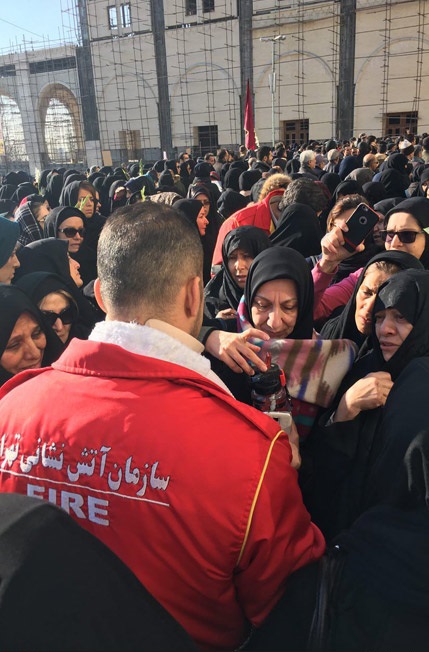 تهران بازهم در سوگ نشست/همراهی با پیکر ۱۶ آتش‌نشانِ شهید تا بهشت زهرا(س)