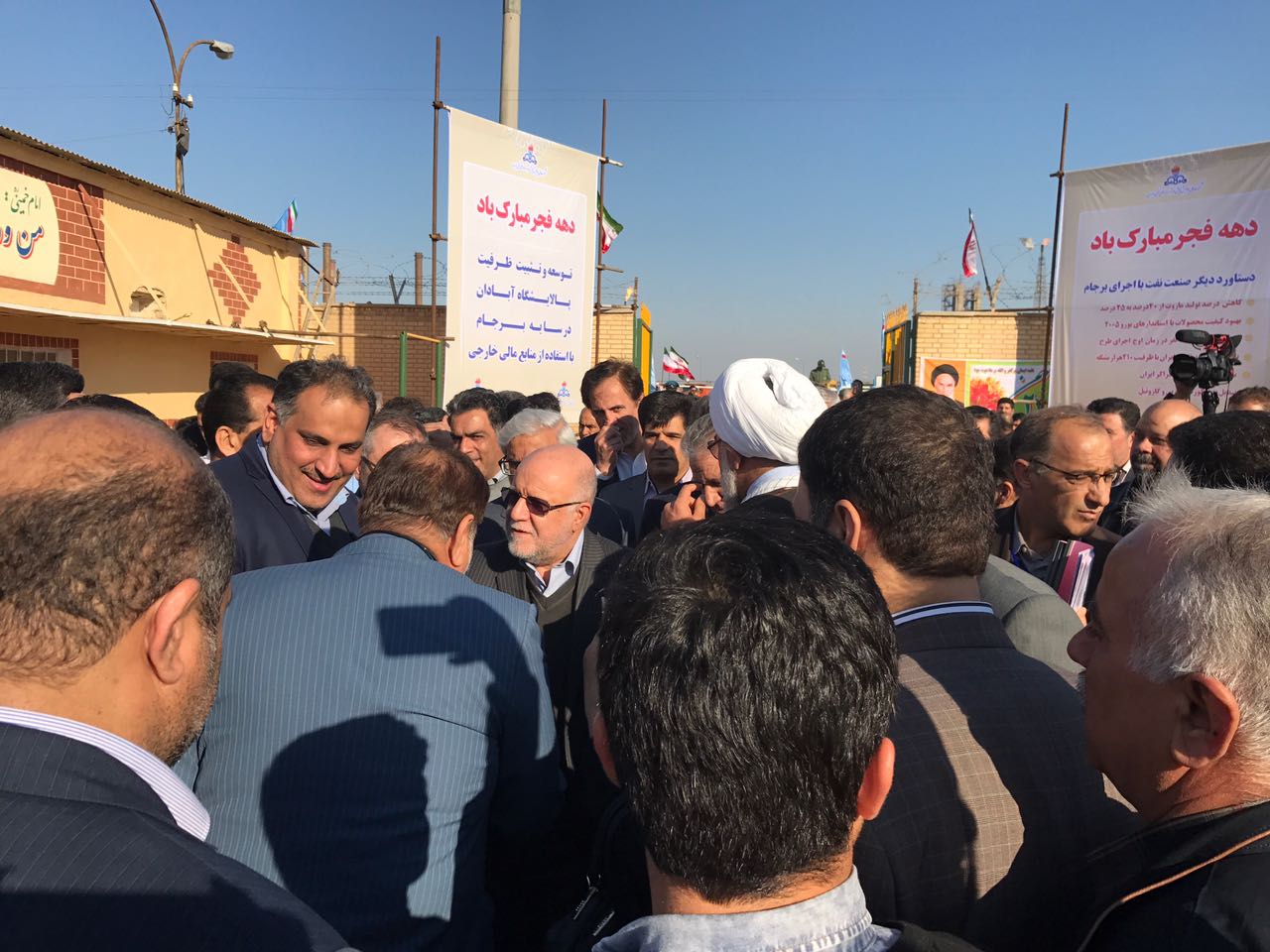 گزارش تصویری: وزير نفت هم اكنون وارد آبادان شد