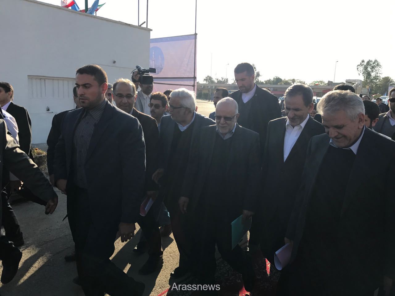 گزارش تصویری: وزير نفت هم اكنون وارد آبادان شد