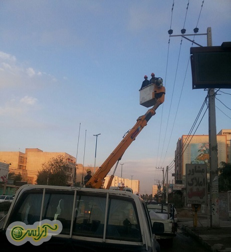 بازید استاندارخوزستان از طرح ضربتی پاکسازی تجهیزات برق از ریزگردها/ تصاویر