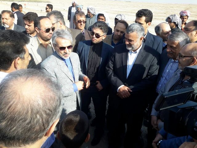 بازدید وزیر کشاورزی و هیئت همراه از منطقه نهال کاری و مرطوب سازی جنوب شرق اهواز