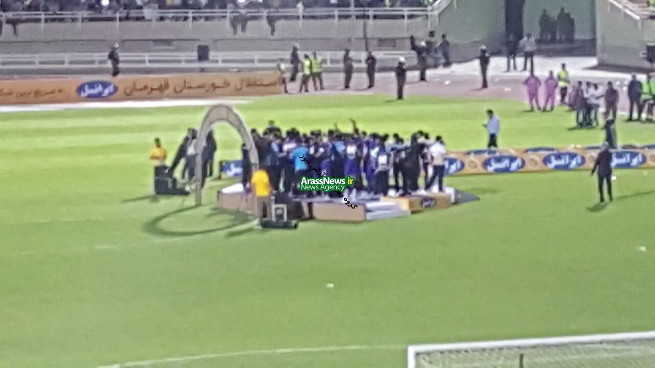 دوربین آراس همراه با قهرمانان4 عکس