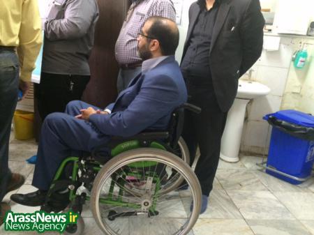 عیادت رئیس دانشگاه علوم پزشکی اهواز  از جانباز قطع نخاعی بستری در بیمارستان