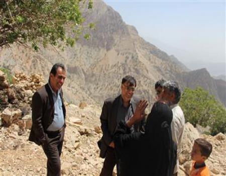 گزارش تصویری بازدید رئیس و قائم مقام دانشگاه از مناطق صعب العبور و محروم سیدخدر شهرستان ایذه همزمان با سالروز ارتحال امام خمینی (ره)