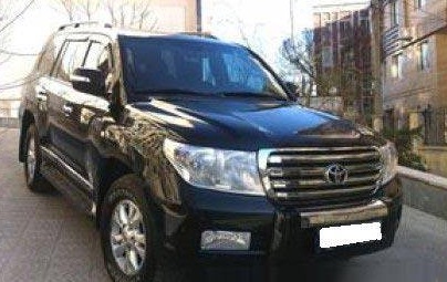 عکس/ اتومبیل شخصی مجری ماه عسل