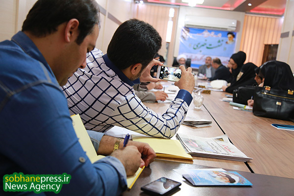 نشست خبری حضرت آیت الله دکتر حیدری و رئیس ستاد امر به معروف ونهی ازمنکر شهرستان اهواز با اصحاب رسانه