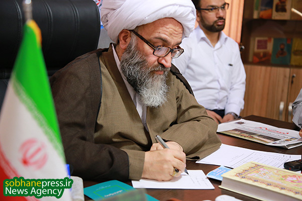 نشست خبری حضرت آیت الله دکتر حیدری و رئیس ستاد امر به معروف ونهی ازمنکر شهرستان اهواز با اصحاب رسانه
