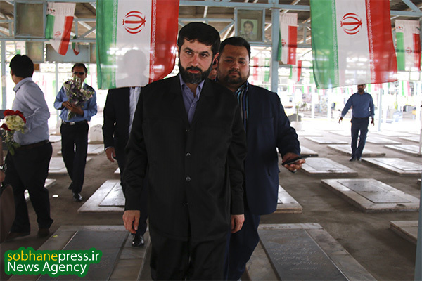 تجدید بیعت استاندار جدید خوزستان با مقام شامخ شهدای هشت سال دفاع مقدس