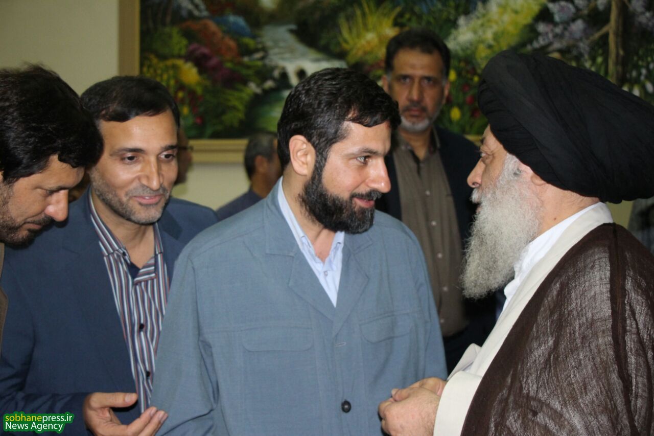 ضیافت افطار ایت الله موسوی جزایری نماینده ولی فقیه در استان و دکتر شریعتی استاندار خوزستان با خانواده های مدافع حرم در تالار امام رضا شهرک نفت