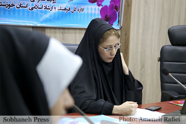 تصاویر / رونمایی از کتاب شعر کودک به زبان  عربی در اداره کل ارشاد خوزستان