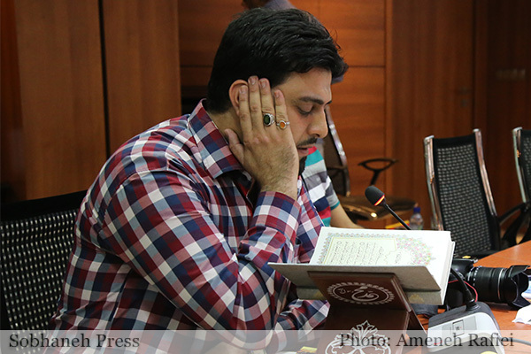 نشست خبری مدیر عامل فولاد اکسین خوزستان