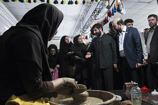 تصاویر / افتتاحیه نمایشگاه دستاوردهای دولت به مناسبت هفته دولت در اهواز