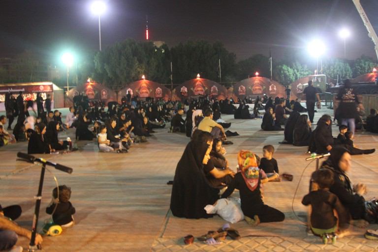 شب دوم مراسم سوگواری شبهای بین الحرمین با اجرای تعزیه «ورود به کربلا»