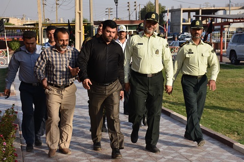 فرمانده نیروی انتظامی خوزستان پس از زیارت مزار شهدای دفاع مقدس و شهدای مدافع حرم:خادم شهدا بودن موهبت الهی  ست که نصیب مدیرعامل و مجموعه سازمان آرامستان ها شده است