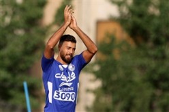آرش افشین از لیست استقلال خط خورد