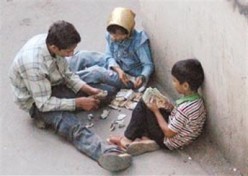 کشف 35 میلیون ریال از جیب یکی از کودکان متکدی