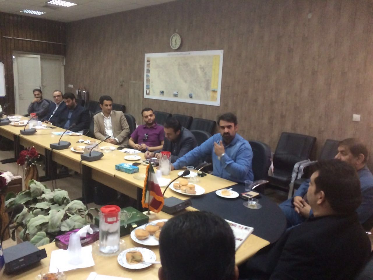 نشست هم اندیشی مهندس علمدار متولی معاون روابط عمومی مناطق نفتخیزجنوب و مهندس بابک طهماسبی مدیرامور رسانه ای روابط عمومی مناطق نفتخیز جنوب با اصحاب رسانه