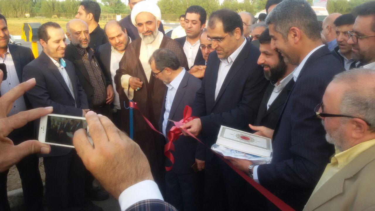 با حضور وزیر بهداشت و استاندار خوزستان برگزار شد، مراسم اهدای 20دستگاه آمبولانس به بیمارستانهای آبادان و خرمشهر توسط منطقه آزاد اروند+عکس