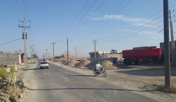 عملیات اجرایی احداث بلوار جاده بیمارستان شهید معرفی زاده  شهرستان شادگان آغاز شد