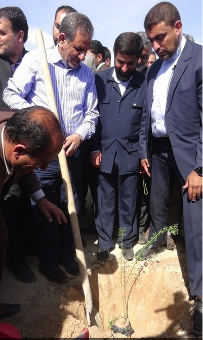 گزارش تصویری / بازدید معاون اول رییس جمهور از کانال انتقال آب به کانون های ریزگرد