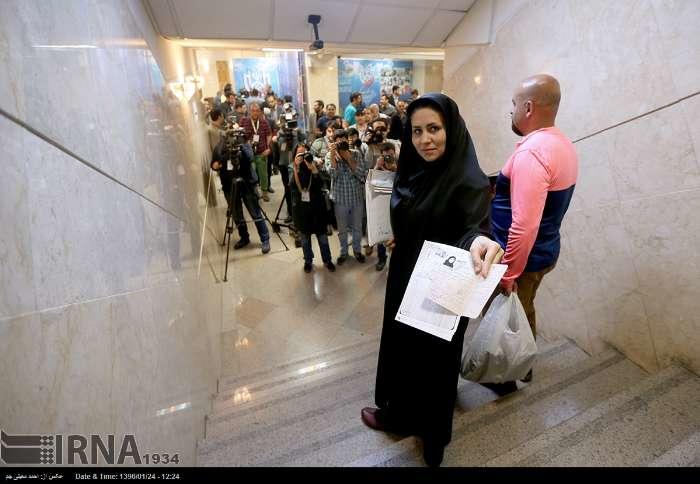 خانم های داوطلب برای کاندیدای ریاست جمهوری در سومین روز ثبت نام