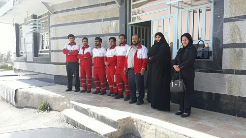 حضور امدادگران هلال احمر در جاده ها آرامش و امنیت را به ارمغان می آورد