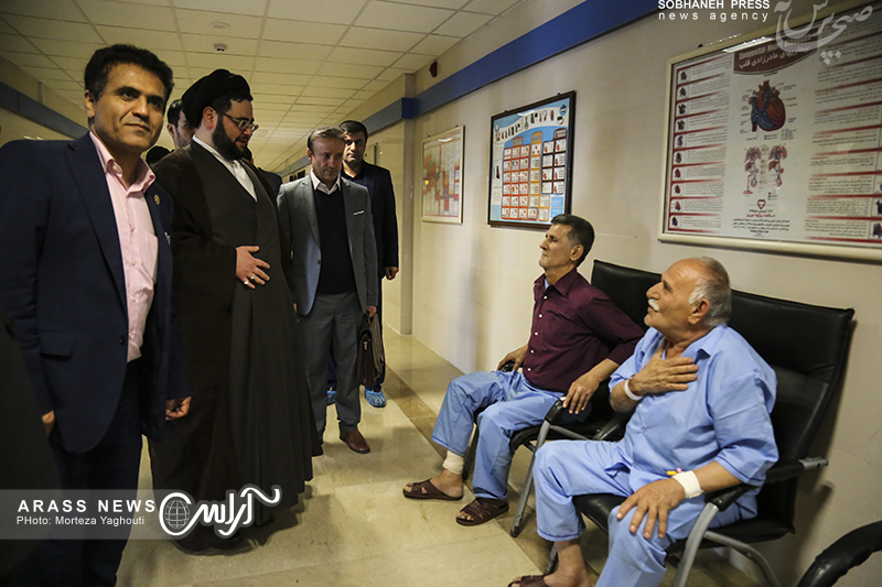 گزارش تصویری / بازدید حجت الاسلام والمسلمین دکتر سید محمد جواد موسوی جزایری و قائم مقام دانشگاه علوم پزشکی جندی شاپور از بیمارستان گلستان اهواز