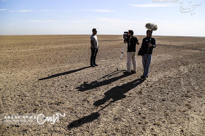 گزارش تصویری / بازدید استاندار خوزستان، مدیرکل مدیریت بحران خوزستان به همراه جمعی از مسئولین ازکانونهای ریزگردشرق اهواز