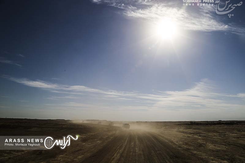 گزارش تصویری / بازدید استاندار خوزستان، مدیرکل مدیریت بحران خوزستان به همراه جمعی از مسئولین ازکانونهای ریزگردشرق اهواز