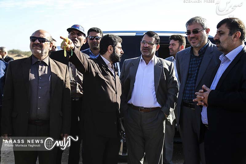 گزارش تصویری / بازدید استاندار خوزستان، مدیرکل مدیریت بحران خوزستان به همراه جمعی از مسئولین ازکانونهای ریزگردشرق اهواز