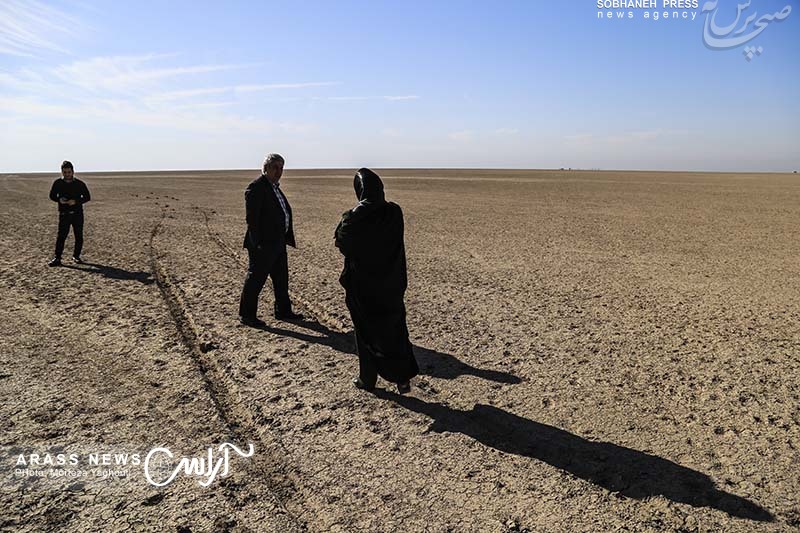 گزارش تصویری / بازدید استاندار خوزستان، مدیرکل مدیریت بحران خوزستان به همراه جمعی از مسئولین ازکانونهای ریزگردشرق اهواز