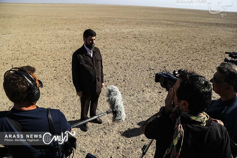گزارش تصویری / بازدید استاندار خوزستان، مدیرکل مدیریت بحران خوزستان به همراه جمعی از مسئولین ازکانونهای ریزگردشرق اهواز