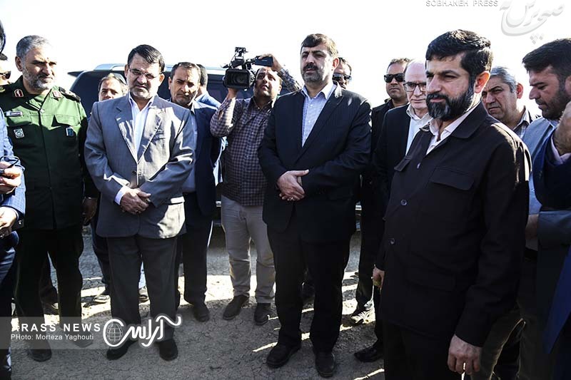 گزارش تصویری / بازدید استاندار خوزستان، مدیرکل مدیریت بحران خوزستان به همراه جمعی از مسئولین ازکانونهای ریزگردشرق اهواز