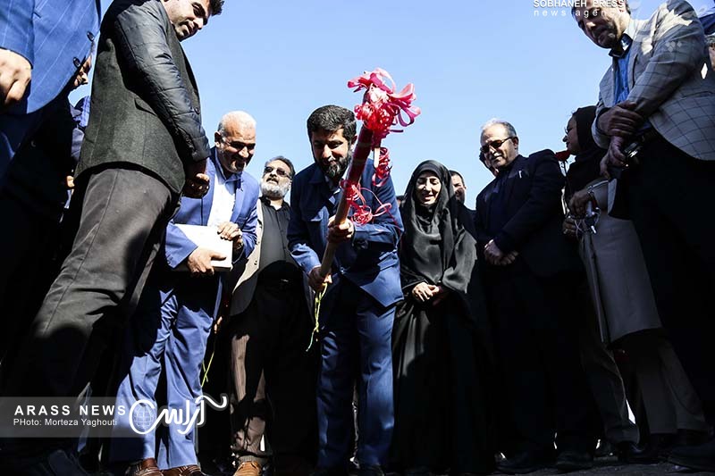 گزارش تصویری/ آغاز عملیات اجرایی شبکه جمع آوری و انشعابات فاضلاب مناطق اسلام آباد شرقی ، درویشیه ، شهرستان کارون و شهرک گلها اهواز با حضور استاندار