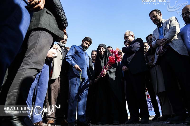 گزارش تصویری/ آغاز عملیات اجرایی شبکه جمع آوری و انشعابات فاضلاب مناطق اسلام آباد شرقی ، درویشیه ، شهرستان کارون و شهرک گلها اهواز با حضور استاندار