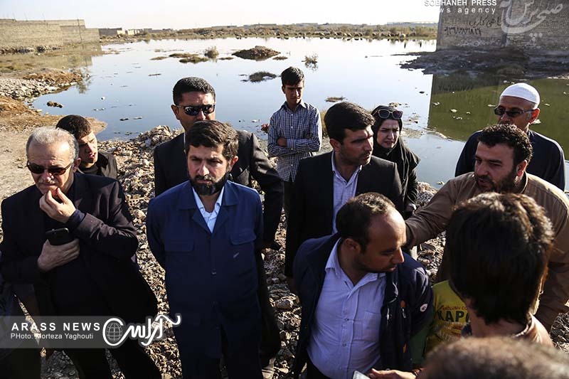 گزارش تصویری/ آغاز عملیات اجرایی شبکه جمع آوری و انشعابات فاضلاب مناطق اسلام آباد شرقی ، درویشیه ، شهرستان کارون و شهرک گلها اهواز با حضور استاندار